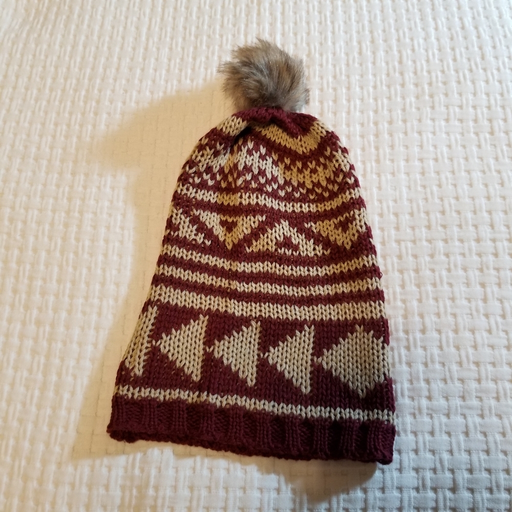 Quagga Green Label Knit Hat Faux Fur Pompom